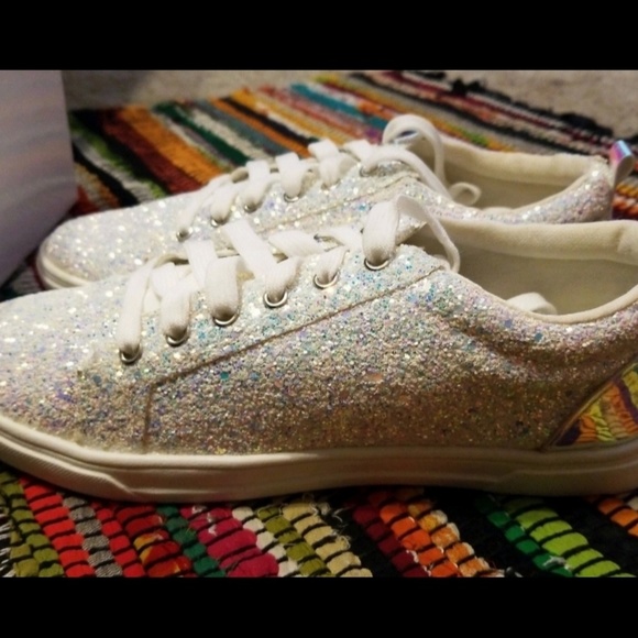 BN Cape Robbin sneakers - Picture 3 of 5